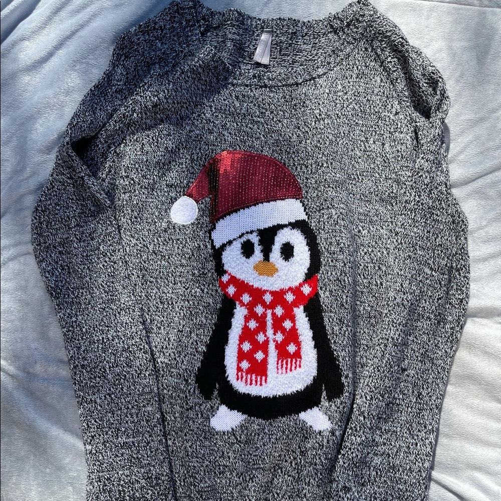 Vanity, sweater, used in very good condition.